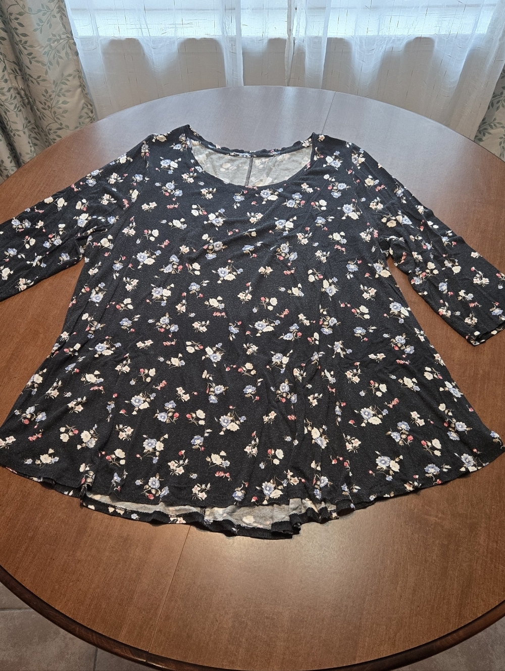 *SALE* Lane Bryant 22/24 Black Floral Scoop Neck Swing Tunic